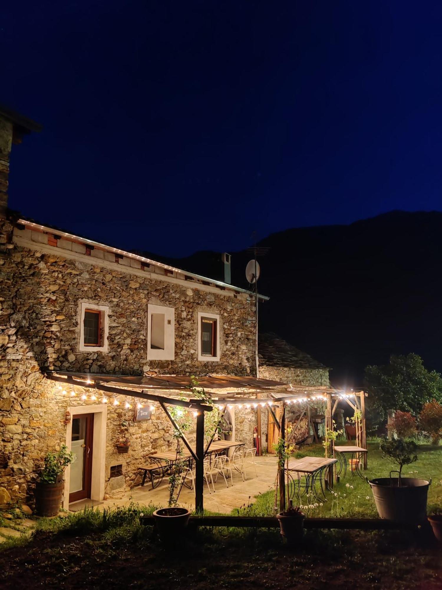 Bed and Breakfast Relais del Brigante Settimo Vittone Exterior foto